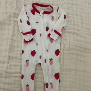 Kyte baby strawberries zip footie